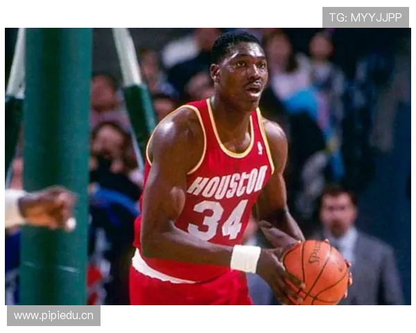 哈基姆·奥拉朱旺低位单打命中率超乔丹展现内线统治力